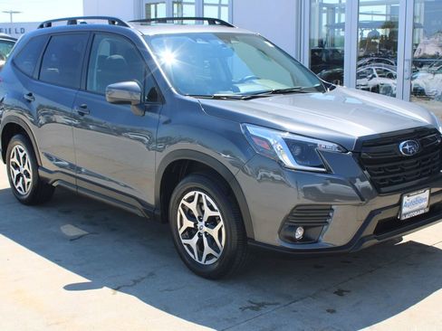 Certified 2024 Subaru Forester Premium AWD/4WD image 1