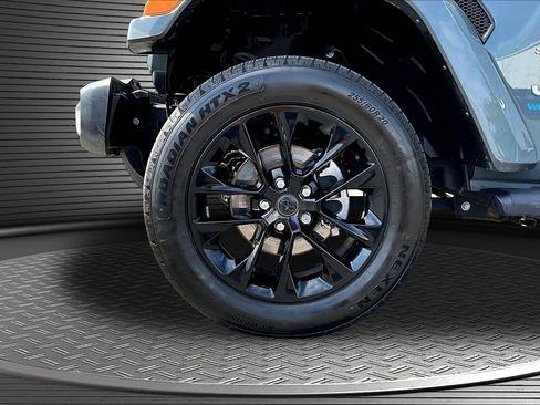 Used 2024 Jeep Wrangler Unlimited Sahara w/ Technology Group AWD/4WD image 24