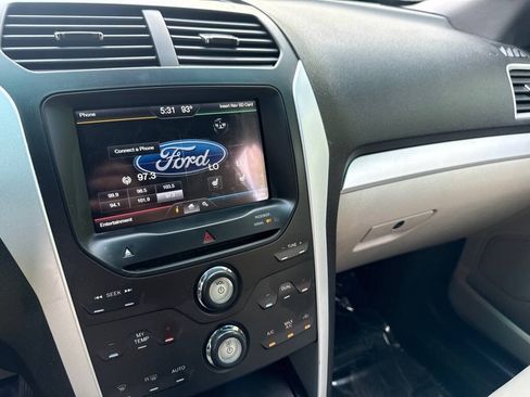 Used 2011 Ford Explorer XLT w/ 202A Rapid Spec Order Code AWD/4WD image 19