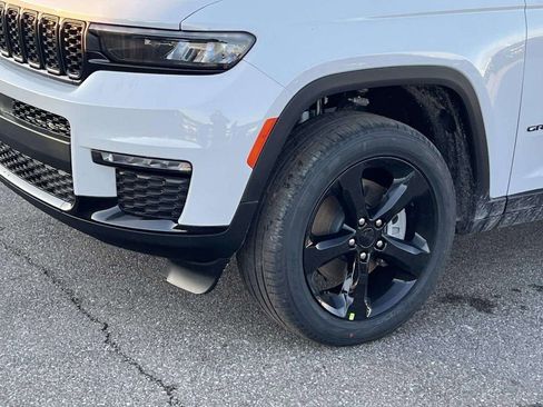 New 2025 Jeep Grand Cherokee L Limited w/ Black Appearance Package image 3