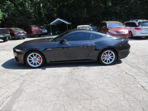 Used 2024 Ford Mustang GT Premium RWD image 2