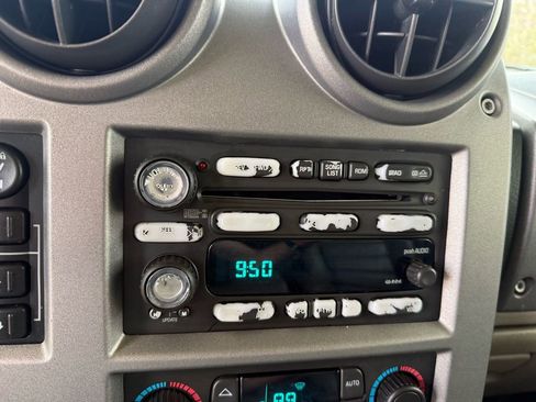 Used 2003 HUMMER H2 w/ Preferred Equipment Group image 24