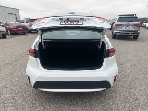 Used 2022 Toyota Corolla LE image 14
