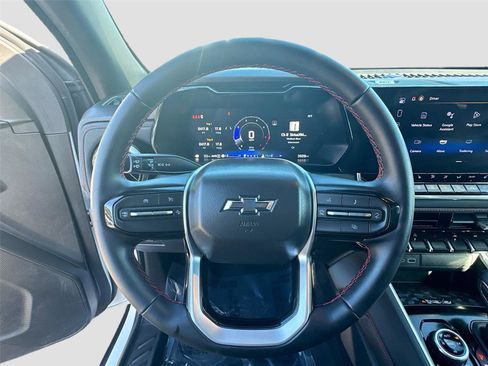 Used 2025 Chevrolet Colorado Z71 w/ Midnight Edition image 11