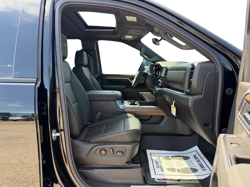 New 2026 Chevrolet Silverado 2500 High Country w/ High Country Premium Package AWD/4WD image 25