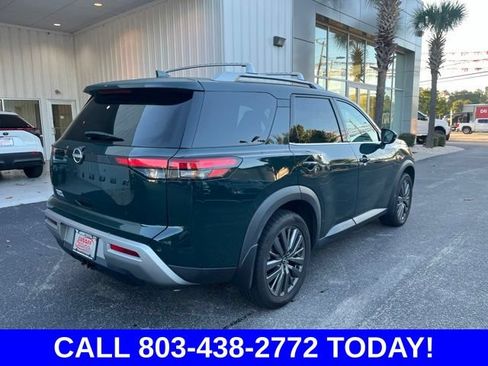 Used 2024 Nissan Pathfinder SL w/ SL Premium Package FWD image 4