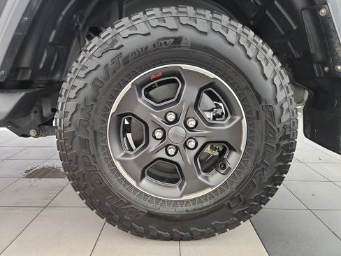 Used 2021 Jeep Gladiator Rubicon w/ Cold Weather Group image 35