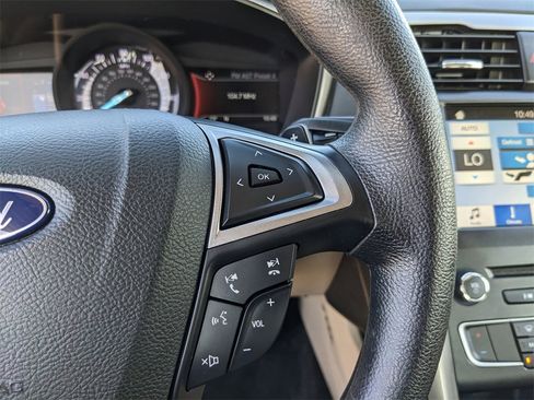 Used 2018 Ford Fusion SE w/ Fusion SE Technology Package image 32