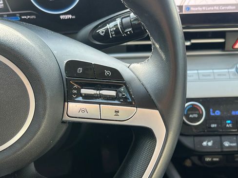 Used 2023 Hyundai Elantra Limited w/ Preferred Accessory Package FWD image 29