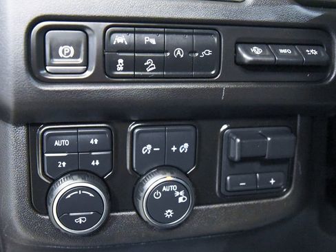 Used 2021 Chevrolet Suburban High Country image 17