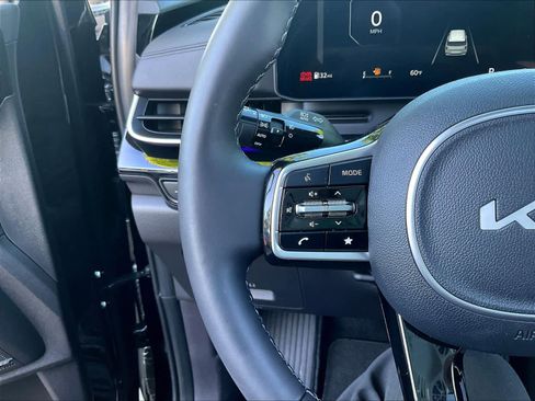 Used 2026 Kia Carnival SX Prestige image 18