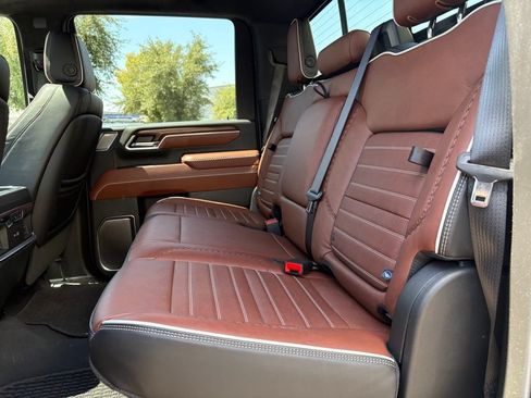 Used 2026 GMC Sierra 2500 Denali Ultimate AWD/4WD image 10