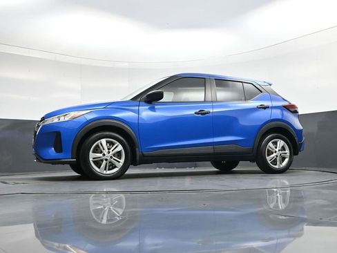 Used 2022 Nissan Kicks S image 28