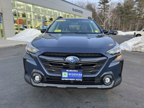 Used 2023 Subaru Outback Premium image 2