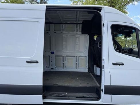 Used 2020 Mercedes-Benz Sprinter 2500 image 14