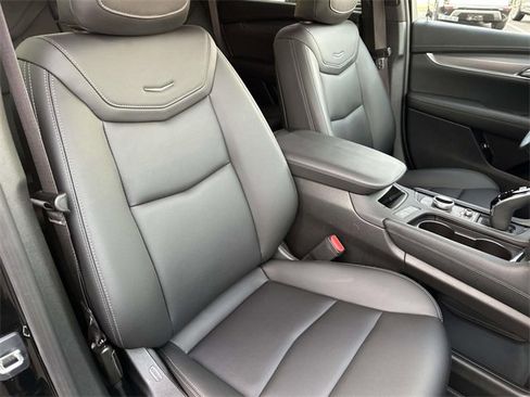 Certified 2024 Cadillac XT5 Luxury w/ LPO, Floor Liner Package image 23
