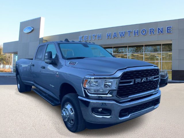 Used 2024 RAM 3500 Big Horn AWD/4WD image 1