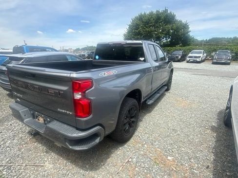 Used 2020 Chevrolet Silverado 1500 Custom w/ Custom Value Package AWD/4WD image 6
