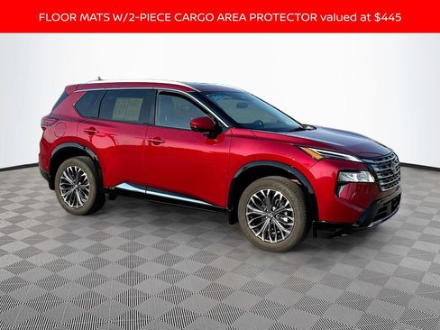 Used 2024 Nissan Rogue Platinum w/ Platinum Premium Package image 3