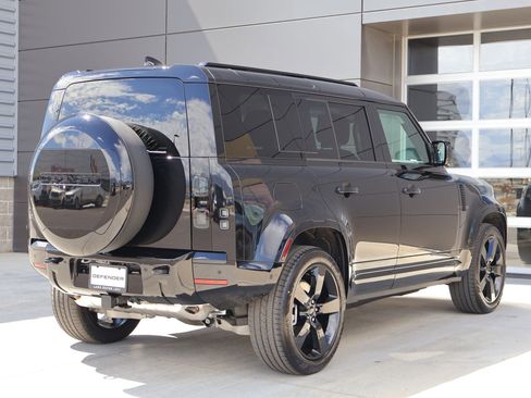 New 2026 Land Rover Defender 110 X-Dynamic SE image 5