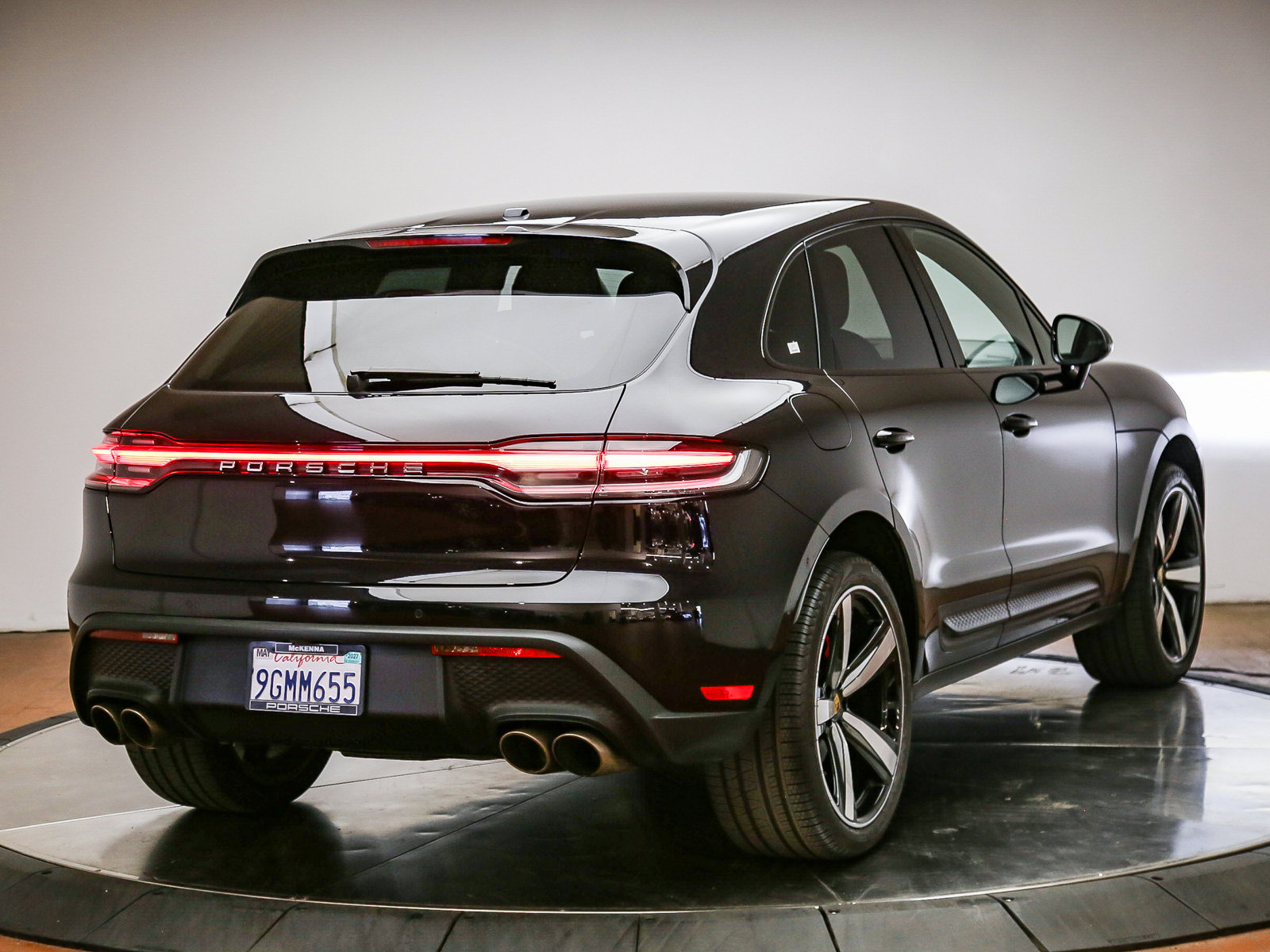 Certified 2023 Porsche Macan S AWD/4WD image 7