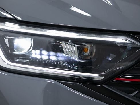 Used 2024 Volkswagen Jetta GLI 40th Anniversary Edition image 27