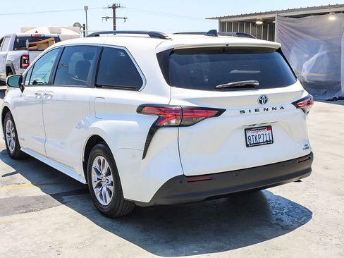 Used 2021 Toyota Sienna XLE w/ XLE Plus Package FWD image 7