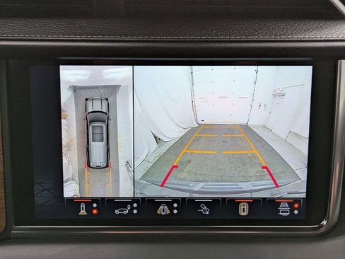 Used 2024 GMC Yukon Denali Ultimate AWD/4WD image 15