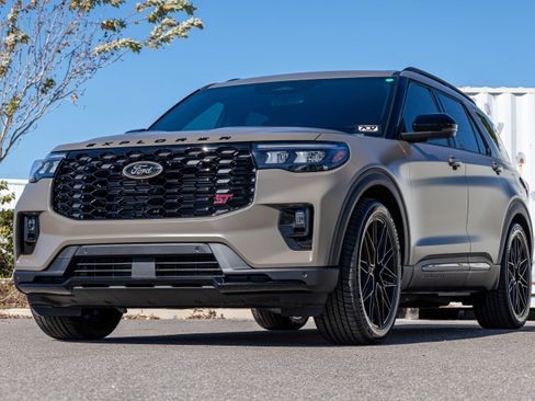 New 2026 Ford Explorer ST w/ Sun And Sound Package image 8