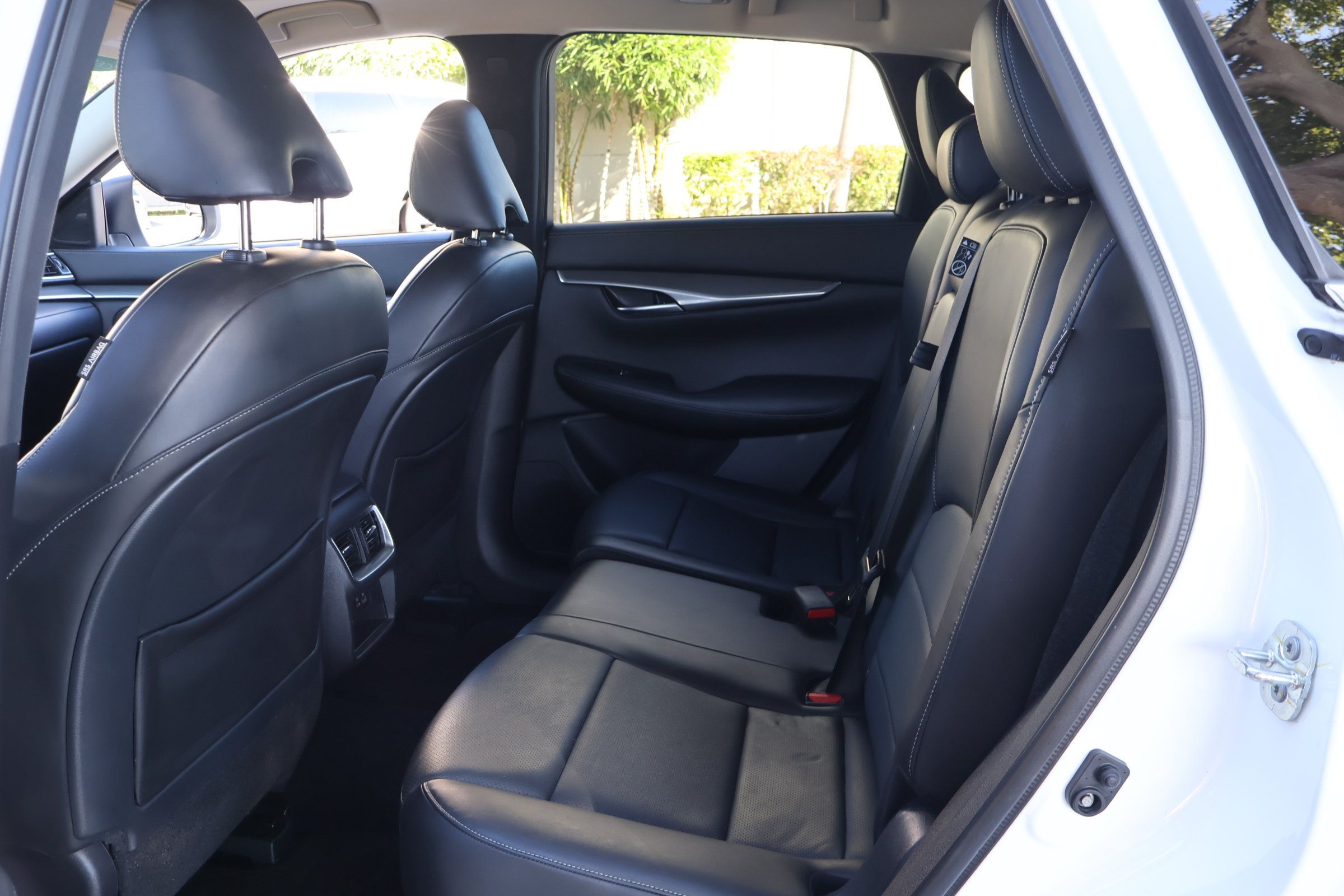 Certified 2023 INFINITI QX50 Luxe FWD image 16