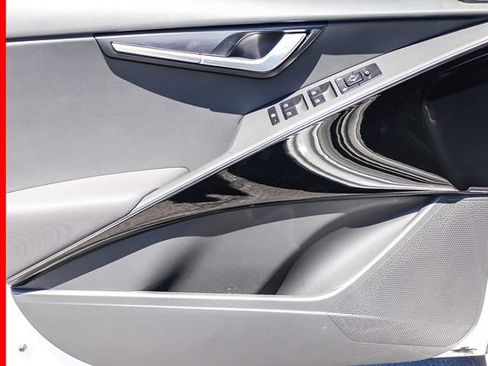Certified 2025 Kia Niro EX FWD image 23