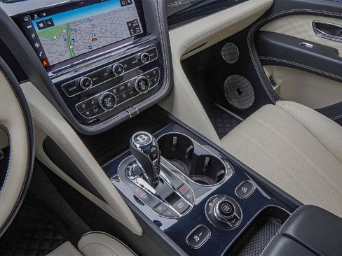 Certified 2024 Bentley Bentayga Extended Wheelbase image 30