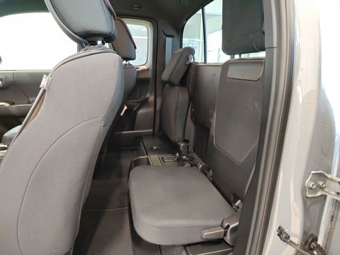 Used 2021 Toyota Tacoma TRD Sport image 10