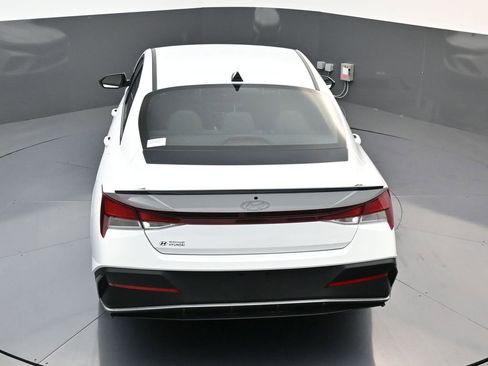 Certified 2025 Hyundai Elantra Sport image 16
