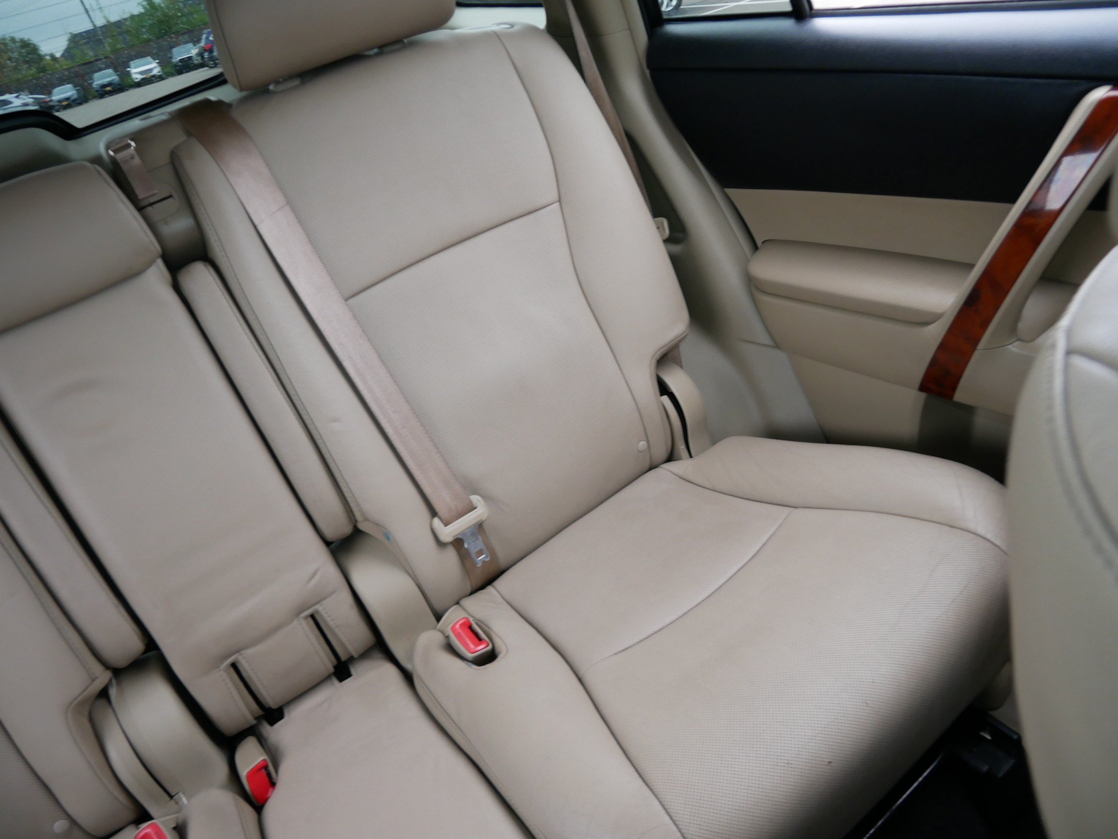Used 2012 Toyota Highlander Limited w/ Tow Pkg AWD/4WD image 14
