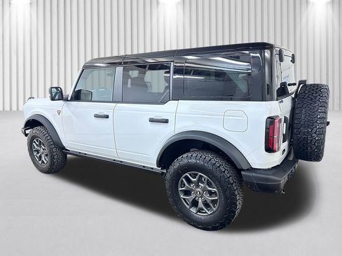 New 2025 Ford Bronco Badlands image 7