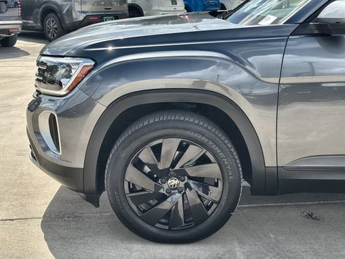 Used 2025 Volkswagen Atlas SE FWD image 32