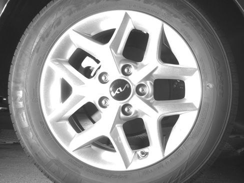 Used 2025 Kia Soul LX w/ LX Technology Package FWD image 15