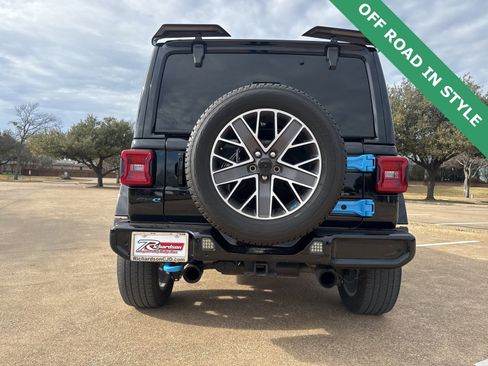 Used 2022 Jeep Wrangler Sahara image 5