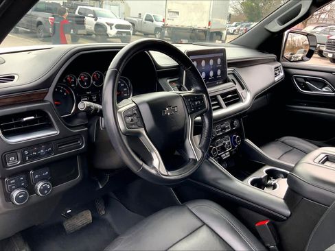 Used 2021 Chevrolet Tahoe Z71 w/ Rear Media and Nav Package image 17