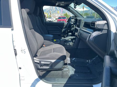 Used 2025 Toyota 4Runner SR5 AWD/4WD image 29