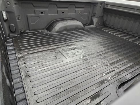 Used 2022 GMC Sierra 2500 Pro w/ Convenience Package image 5