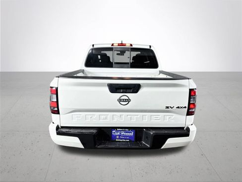 Used 2022 Nissan Frontier SV AWD/4WD image 7