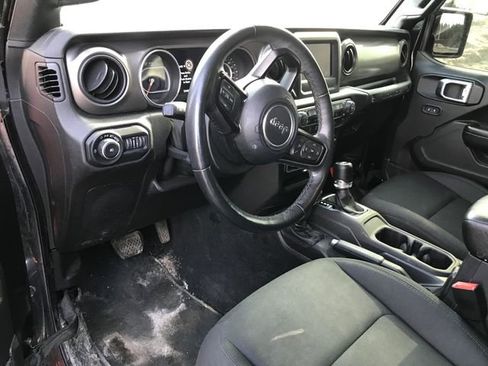 Used 2019 Jeep Wrangler Unlimited Sport S image 3