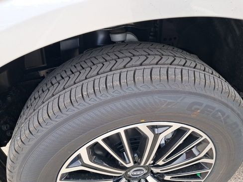 New 2025 Nissan Armada SL image 29