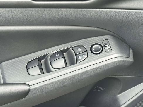 Used 2025 Nissan Altima 2.5 S FWD image 16