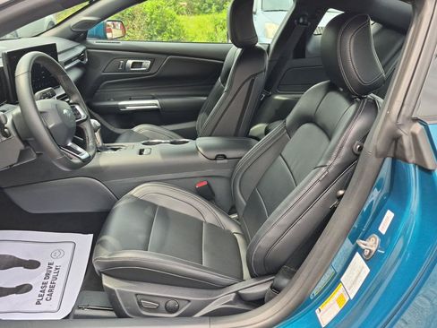 Used 2026 Ford Mustang Premium RWD image 8