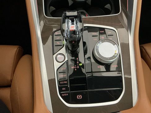 Certified 2022 BMW X6 xDrive40i w/ Premium Package image 12