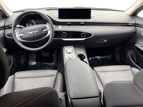 Used 2025 Genesis GV70 2.5T AWD/4WD image 10