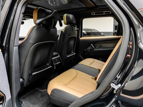 Used 2023 Land Rover Range Rover Sport SE Dynamic image 41